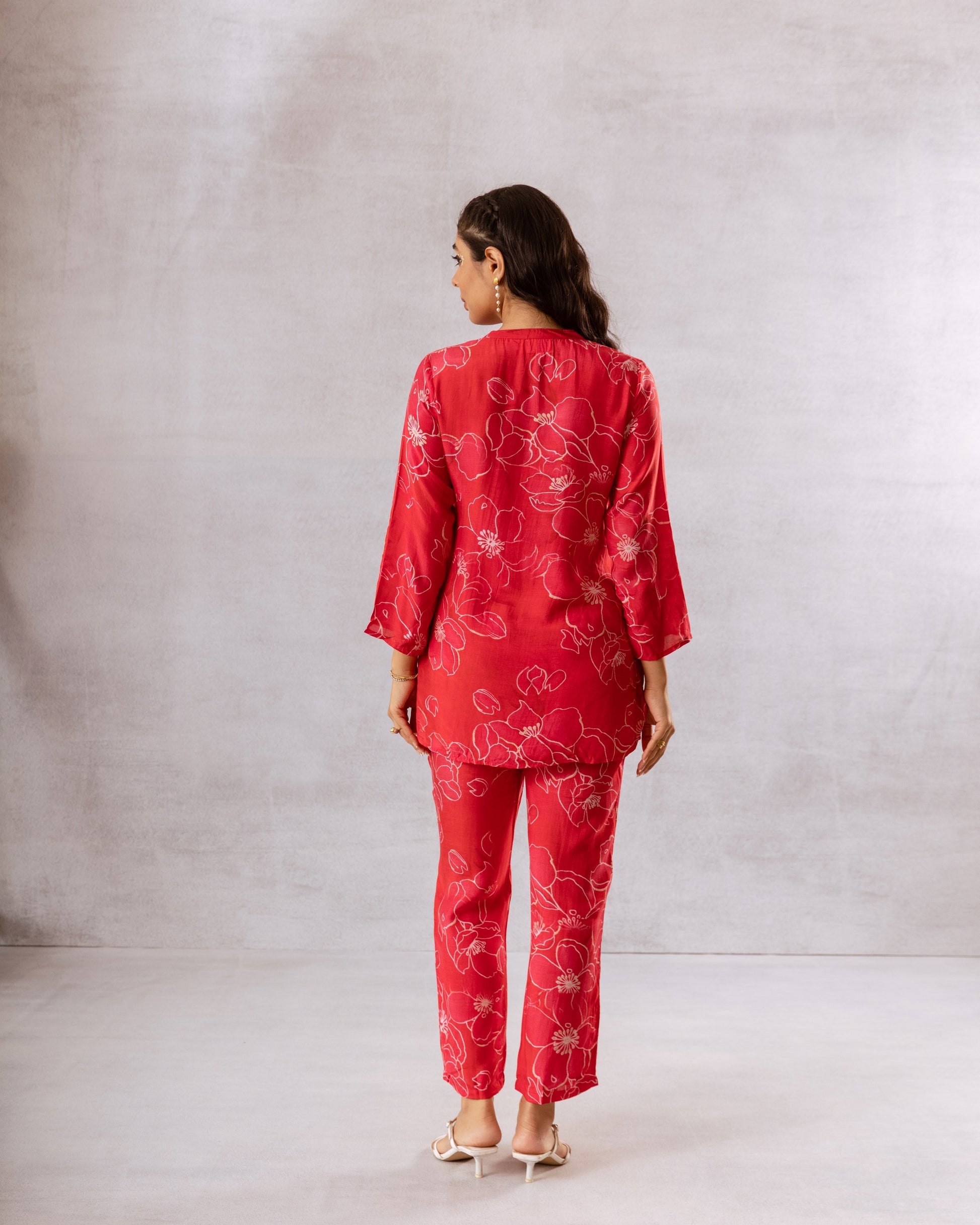 Crimson Petals: Red Minimal Floral Muslin Co-ord Set - Hukum Jaipur