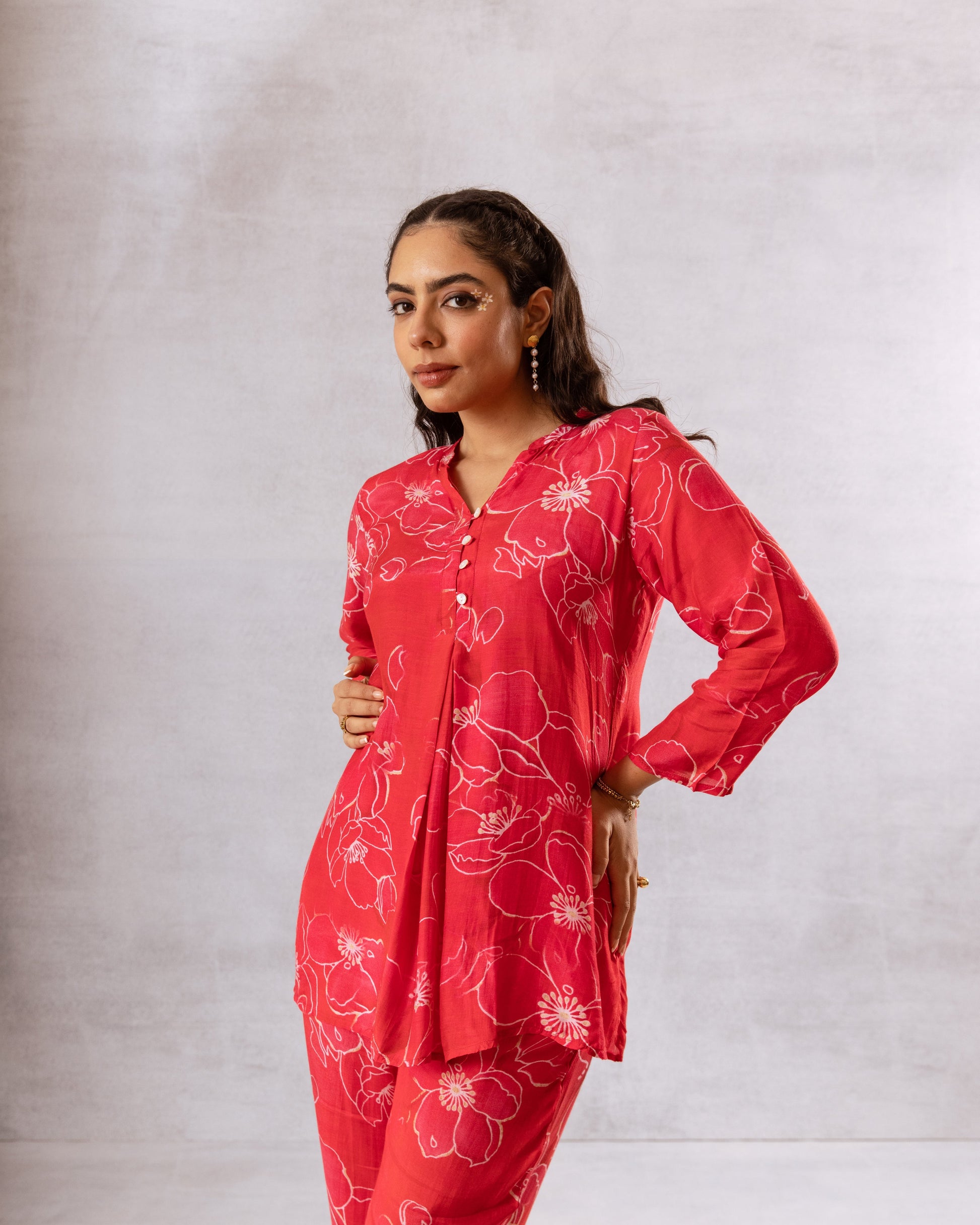 Crimson Petals: Red Minimal Floral Muslin Co-ord Set - Hukum Jaipur