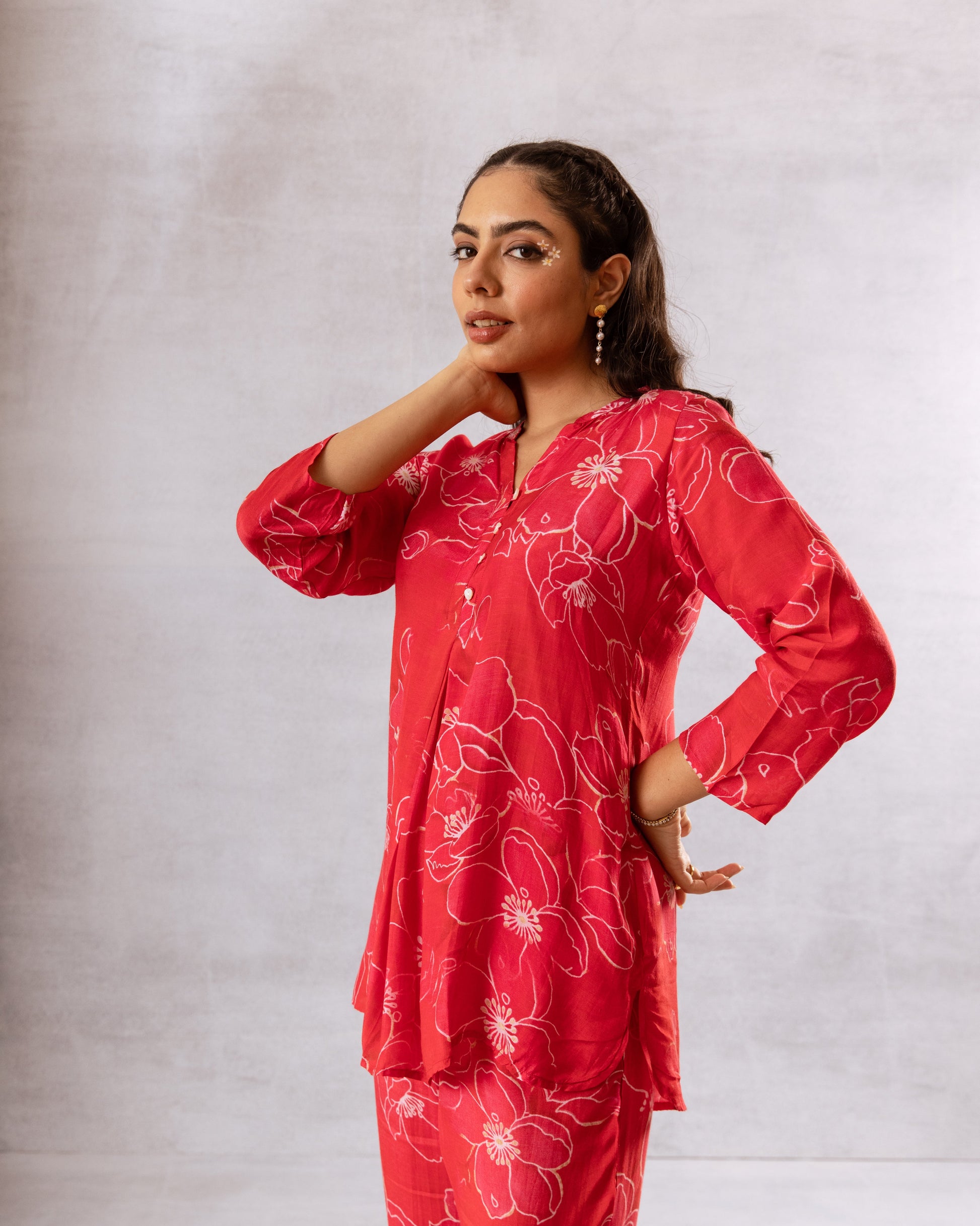 Crimson Petals: Red Minimal Floral Muslin Co-ord Set - Hukum Jaipur